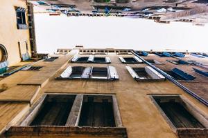 les vieilles rues de Venise en italie photo