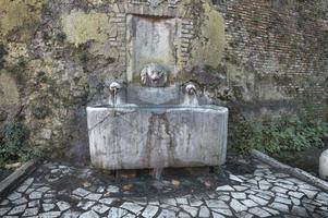 Fontaine de porta san pancrace dans Rome photo