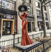 Mars 8 2023. Chicago, Illinois. une statue dans centre ville Chicago représentant le journée de le mort. photo