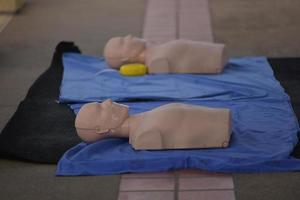 deux mannequins cpr photo