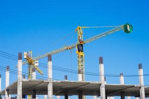 gros Jaune grue dans construction site photo