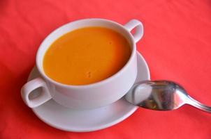 sucré citrouille boisson avec blanc tasse photo