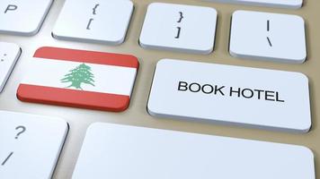 livre Hôtel dans Liban avec site Internet en ligne. bouton sur ordinateur clavier. Voyage concept 3d animation. livre Hôtel texte et nationale drapeau. 3d illustration photo