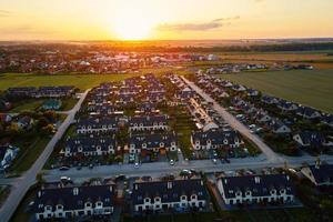 quartier de banlieue dans la ville d'europe, vue aérienne photo