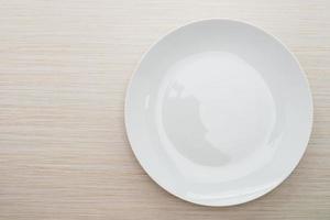 assiette blanche vide photo