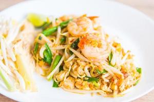 nouilles thaï frites photo