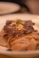 tagliatelles bistecca est délicieux italien nourriture photo