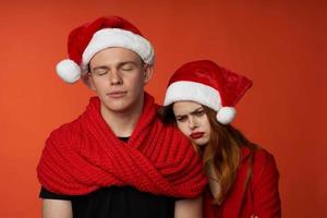 famille dans Père Noël Chapeaux amusement Nouveau année vacances rouge Contexte photo