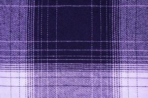 une violet tartan en tissu avec une violet Bande photo