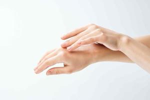femelle mains exercice peau se soucier les doigts santé photo