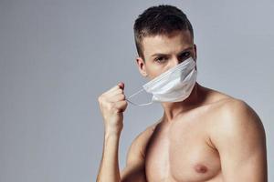 sport homme médical masque santé protection gymnase tondu vue photo