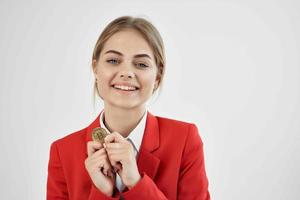 femme bitcoin crypto-monnaie dans mains lumière Contexte photo