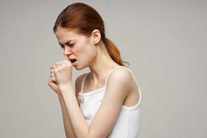 malade femme grippe infection virus santé problèmes fermer photo