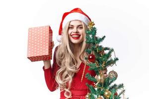 de bonne humeur femme habillé comme Père Noël cadeau émotions Noël vacances photo