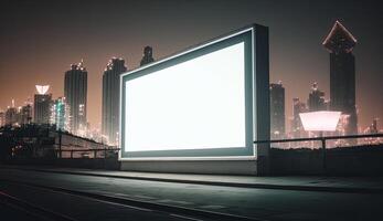 futuriste ville avec blanc Vide panneau d'affichage, nuit vue photo