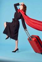 femme dans noir manteau Voyage officiel vacances mode de vie photo
