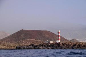 phare en bord de mer photo