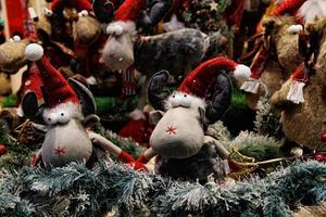 peluche Noël elfes dans rouge Chapeaux Contexte photo