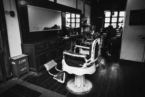 traditionnel coiffeur magasin dans ancien ville, zhejiang photo