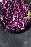 salade violet chou légume repas nourriture casse-croûte copie espace nourriture Contexte rustique Haut vue végétarien végétalien ou végétarien nourriture photo