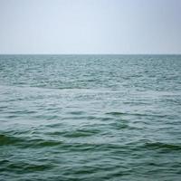 incroyable vue de arabe mer pendant le journée temps dans allez, Inde, océan vue de en bois bateau photo