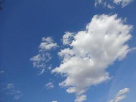 nuages ciel bleu photo