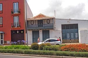 des rues avec historique bâtiments sur le Espagnol canari île Tenerife dans le ancien Capitale photo