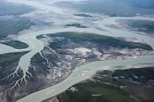vue de espace sur le delta de Yukon rivière photo