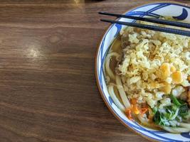 proche en haut de du boeuf udon avec chaud le Chili épicé et curry soupe. le photo est adapté à utilisation pour Japon traditionnel nourriture arrière-plan, affiche et nourriture contenu médias.