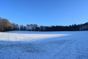 collines couvertes de neige photo