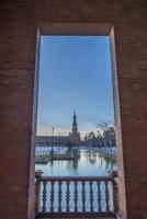 place de espana est une carré situé dans Séville, Espagne et a été construit pour le ibéro-américain exposition, et il a un important endroit dans Espagnol architecture photo