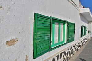 ville de corralejo sur le Espagnol canari île fuerteventura sur une chaud vacances journée photo