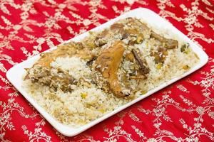 nawabi poulet biryani avec prime qualité parfumé riz. photo