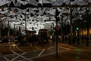 original Noël éclairage à nuit dans le Espagnol ville de Saragosse photo