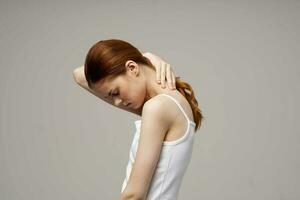 femme rhumatisme douleur dans le cou santé problèmes lumière Contexte photo