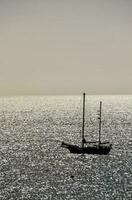 bateau sur l'océan photo