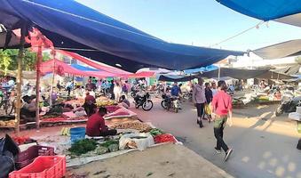 local Indien légume marché occupé soir photo