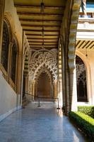 grand historique palais dans saragosse Espagne sur une chaud ensoleillé journée à l'intérieur photo