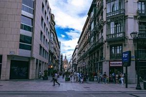 des rues dans le historique vieux ville de Saragosse, Espagne photo