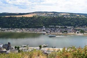 vue à travers coulé chèvre et coulé goarshausen photo