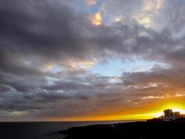 un beau coucher de soleil photo