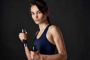sportif femme faire des exercices exercice aptitude mode de vie bodybuilder photo