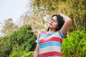 femme à lunettes photo