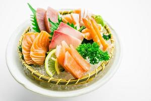 ensemble de sashimi mixte photo