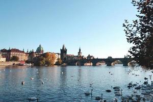 Vue panoramique du pont Charles à Prague photo