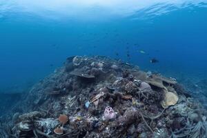extrême sous-marin Plastique pollution. ai généré photo