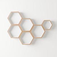 Étagère hexagonale en bois avec copie espace pour maquette sur fond isolé photo