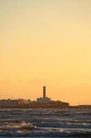 phare sur le plage photo