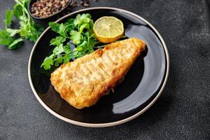 poisson et frites français frites Profond frit vite nourriture à emporter repas nourriture casse-croûte sur le table copie espace nourriture Contexte rustique Haut vue photo