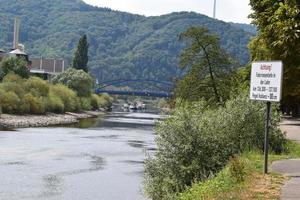 avertissement signe pour faible couler à lahn estuaire photo